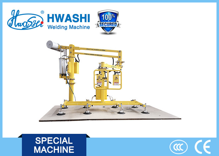 Brazo del robot industrial que maneja el manipulante Hwashi