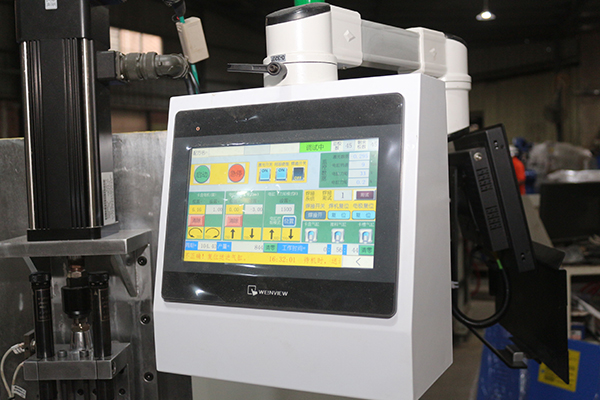 Sistema de control eléctrico Máquina de soldadura de malla de alambre con sistema de enfriamiento y sistema de control de operación PLC 1