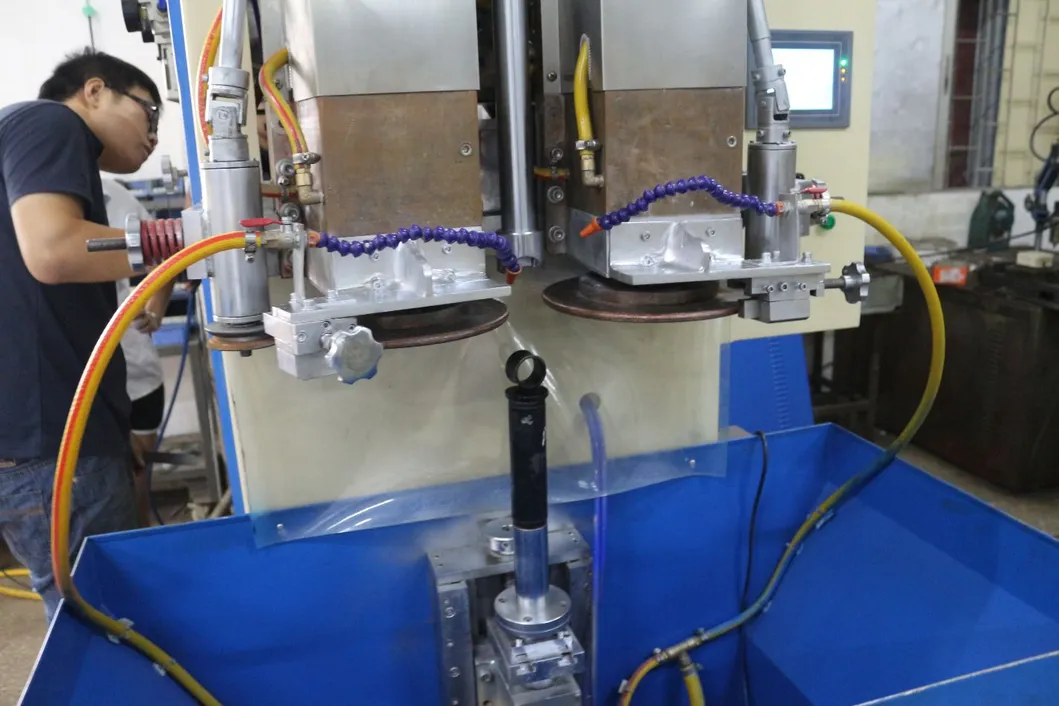 Máquina de reparación de amortiguadores Hwashi Car, Máquina de soldadura por resistencia 4